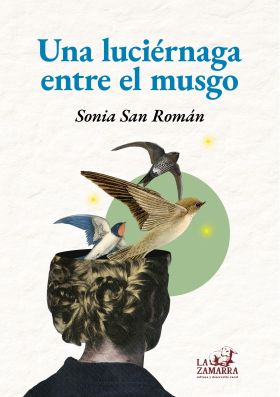 Una luciérnaga entre el musgo