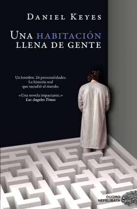 Una habitación llena de gente