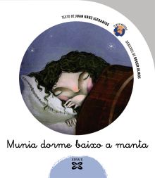 Munia dorme baixo a manta