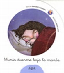 MUNIA DUERME BAJO LA MANTA